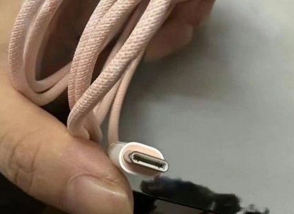 勐腊苹果15维修店分享iPhone15USB-C数据线长啥样